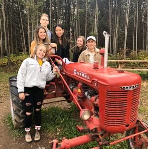 Meet your Posher, Claudia